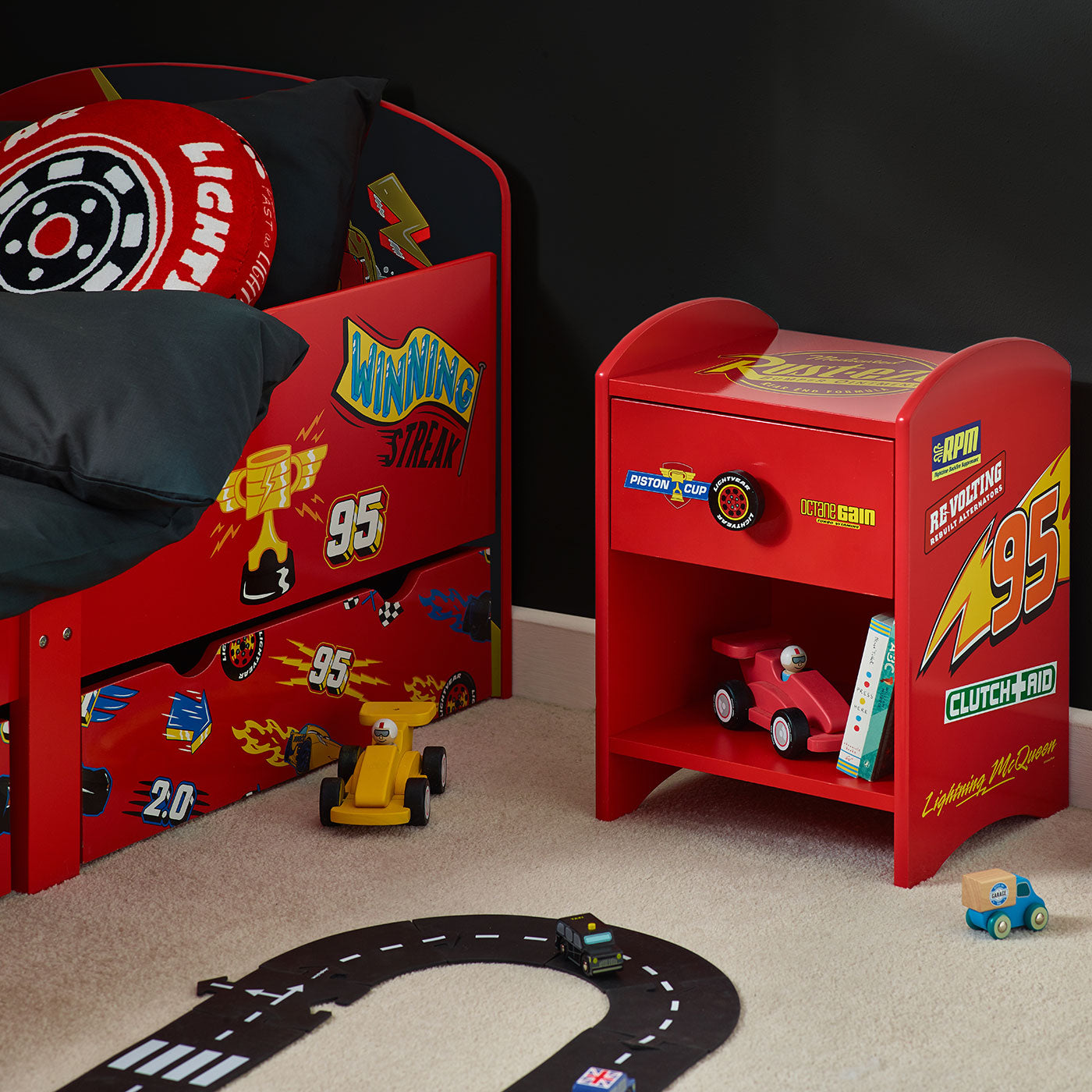 Disney and Pixar's Lightning McQueen Regular Bed