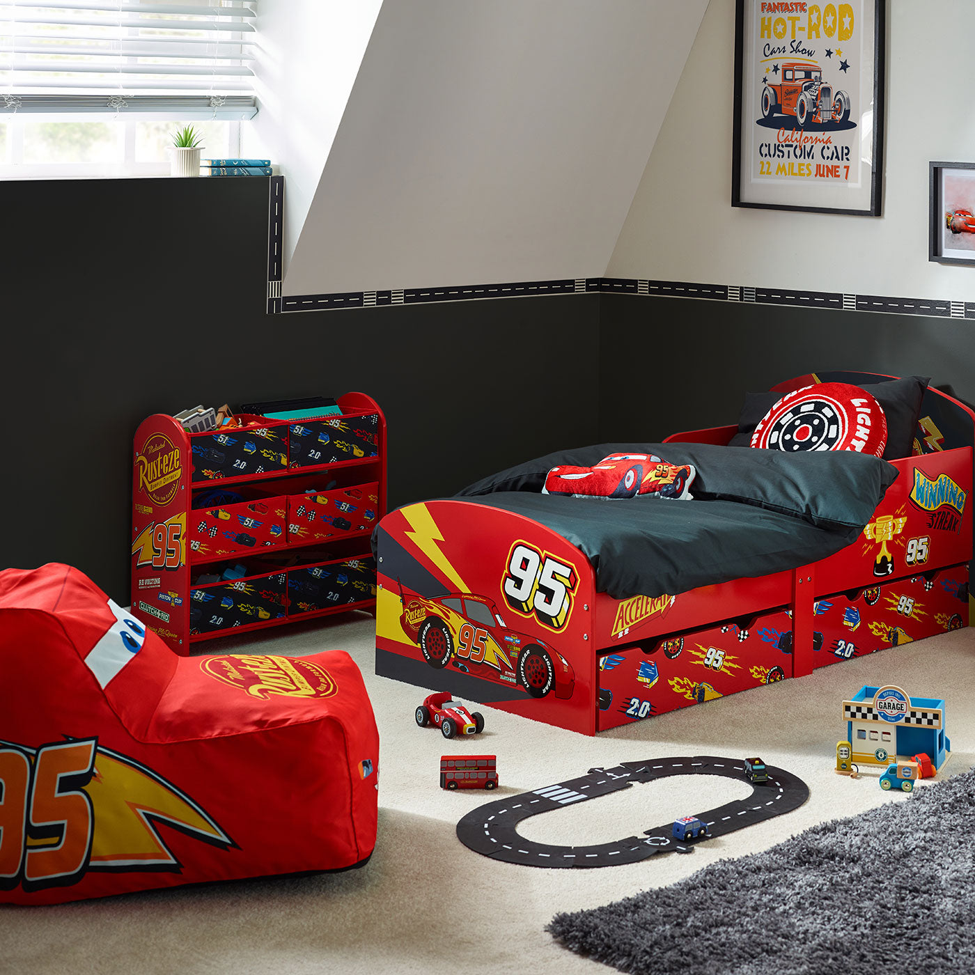 Disney and Pixar's Lightning McQueen Storage Unit