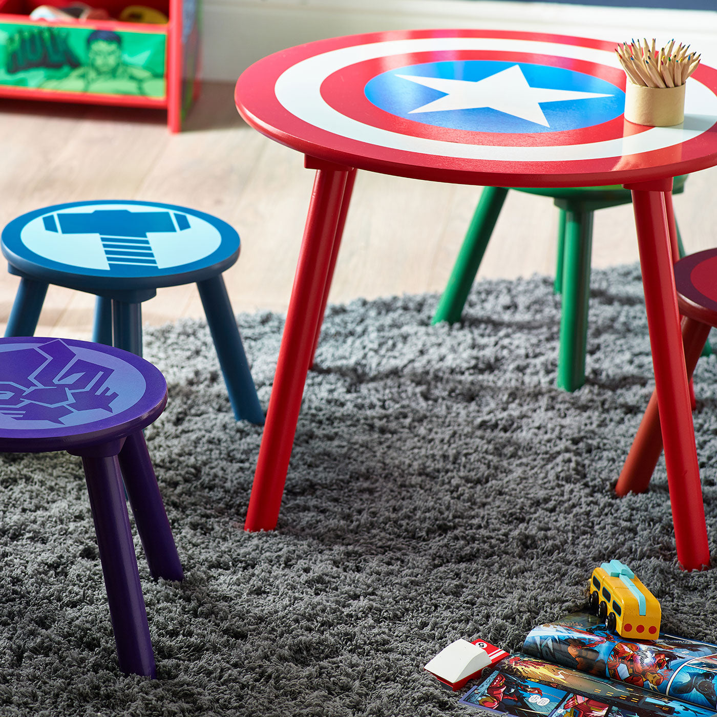 Round kids table and chairs sale